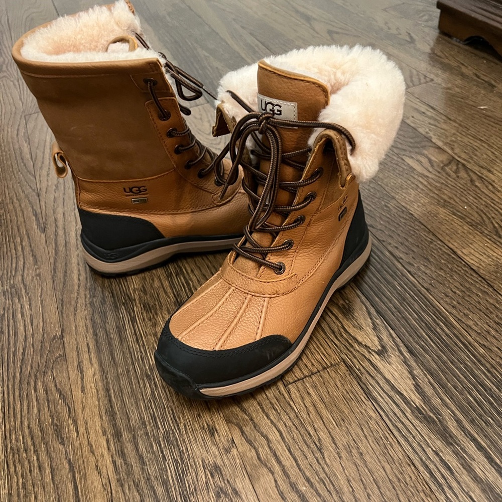 UGG Adirondack waterproof Tan and Black Winter Boots